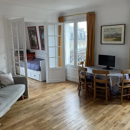 Quiet And Elegant With Eiffel Tower View Appartement *