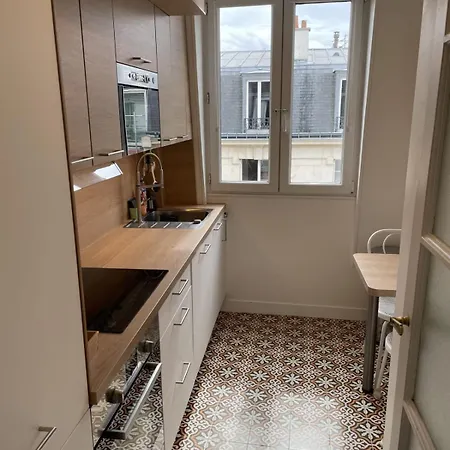 Quiet And Elegant With Eiffel Tower View *